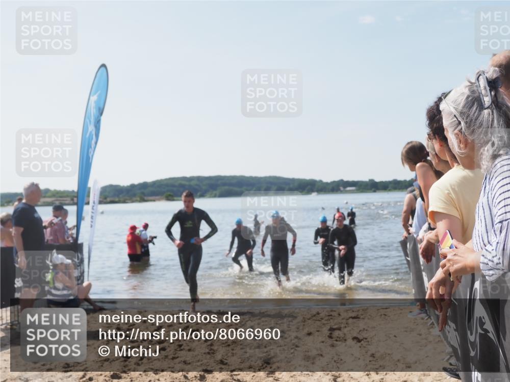 22.06.2025 - Viking Triathlon MichiJ http://msf.ph/oto/8066960 22.06.2025 10:36:09 Schwimmen 19, 313, 334, 377, 407, 448, 636 meine-sportfotos.de