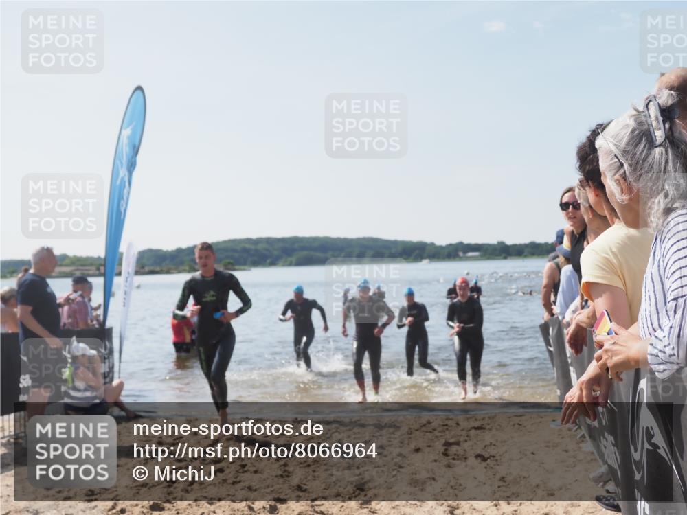 22.06.2025 - Viking Triathlon MichiJ http://msf.ph/oto/8066964 22.06.2025 10:36:10 Schwimmen 19, 101, 313, 334, 377, 407, 448, 636 meine-sportfotos.de