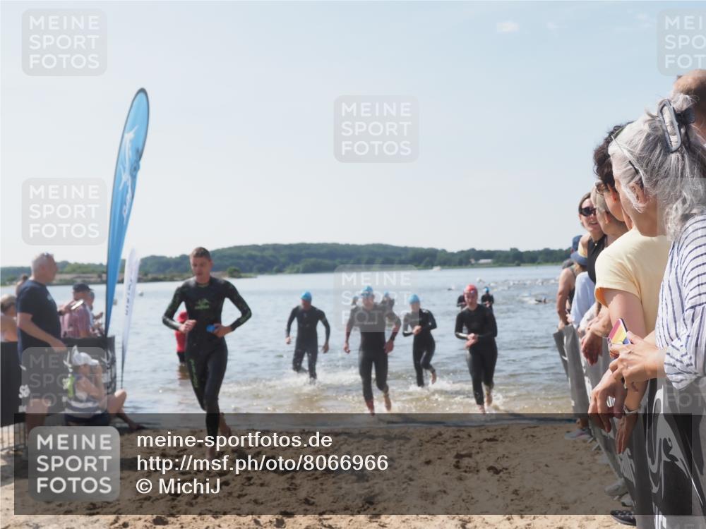 22.06.2025 - Viking Triathlon MichiJ http://msf.ph/oto/8066966 22.06.2025 10:36:10 Schwimmen 19, 101, 313, 334, 377, 407, 448, 636 meine-sportfotos.de