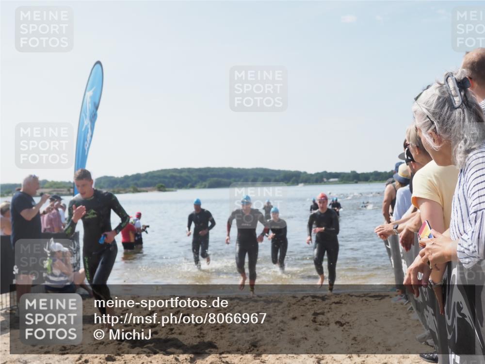 22.06.2025 - Viking Triathlon MichiJ http://msf.ph/oto/8066967 22.06.2025 10:36:10 Schwimmen 19, 101, 313, 334, 377, 407, 448, 636 meine-sportfotos.de