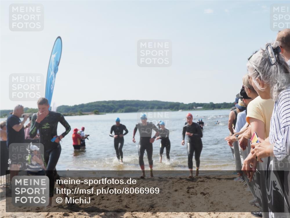 22.06.2025 - Viking Triathlon MichiJ http://msf.ph/oto/8066969 22.06.2025 10:36:11 Schwimmen 19, 101, 313, 334, 377, 407, 448, 636 meine-sportfotos.de