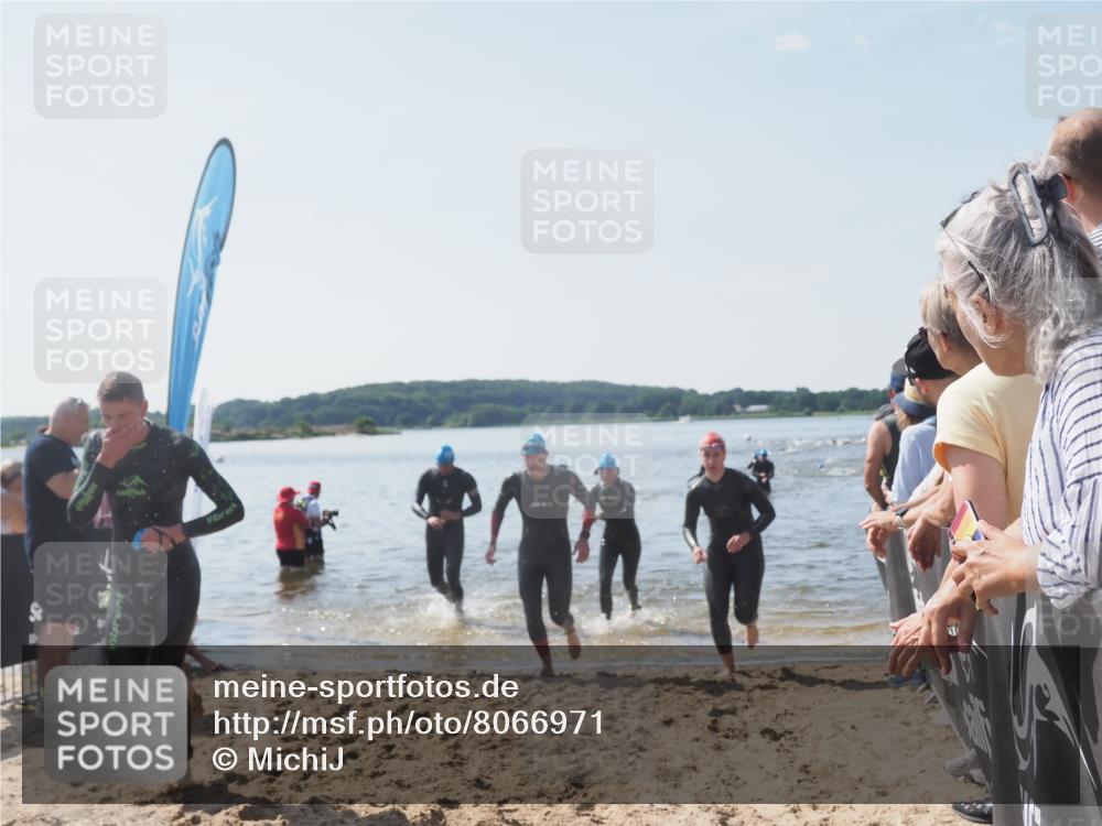 22.06.2025 - Viking Triathlon MichiJ http://msf.ph/oto/8066971 22.06.2025 10:36:11 Schwimmen 19, 101, 313, 334, 377, 407, 448, 636 meine-sportfotos.de