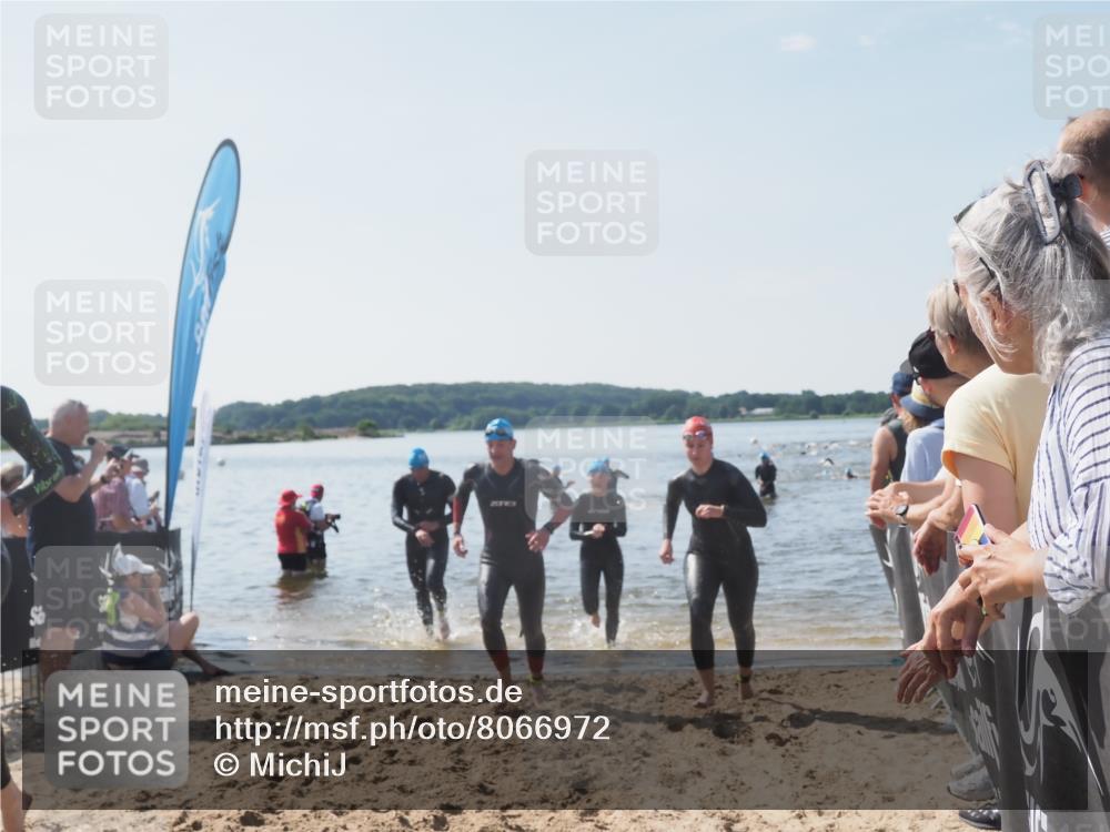 22.06.2025 - Viking Triathlon MichiJ http://msf.ph/oto/8066972 22.06.2025 10:36:11 Schwimmen 19, 101, 313, 334, 377, 407, 448, 636 meine-sportfotos.de