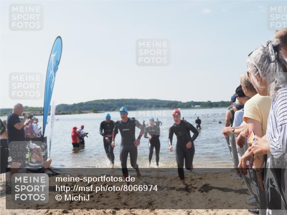 22.06.2025 - Viking Triathlon MichiJ http://msf.ph/oto/8066974 22.06.2025 10:36:11 Schwimmen 19, 101, 313, 334, 377, 407, 448, 636 meine-sportfotos.de