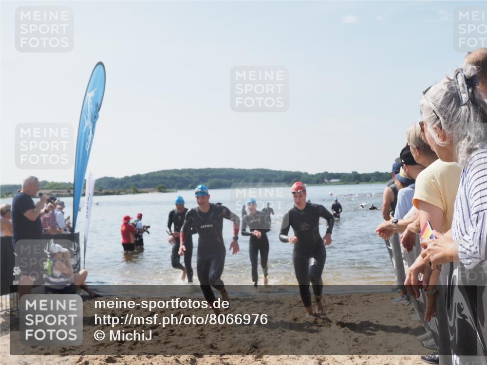 22.06.2025 - Viking Triathlon MichiJ http://msf.ph/oto/8066976 22.06.2025 10:36:11 Schwimmen 19, 101, 313, 334, 377, 407, 448, 636 meine-sportfotos.de