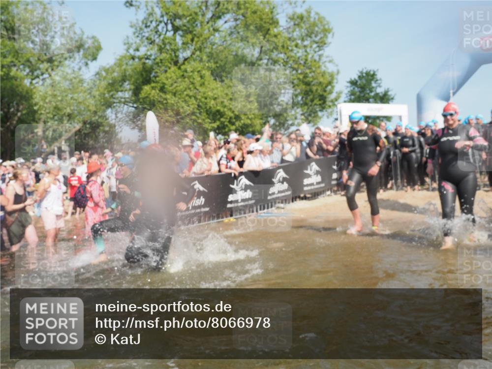 22.06.2025 - Viking Triathlon KatJ http://msf.ph/oto/8066978 22.06.2025 10:07:54 Schwimmen 31, 76, 95, 130, 292, 308, 372, 412, 452, 453, 477, 523, 647, 650 meine-sportfotos.de