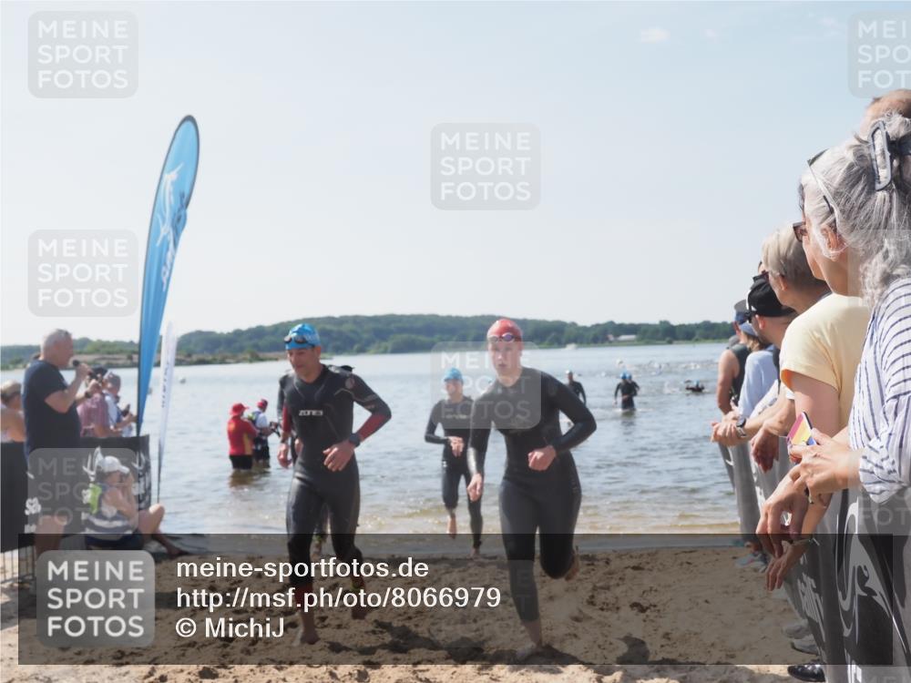 22.06.2025 - Viking Triathlon MichiJ http://msf.ph/oto/8066979 22.06.2025 10:36:12 Schwimmen 19, 101, 313, 334, 377, 407, 448, 636 meine-sportfotos.de