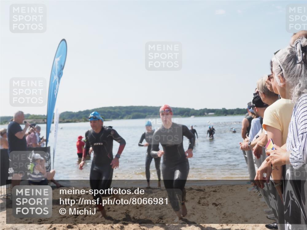 22.06.2025 - Viking Triathlon MichiJ http://msf.ph/oto/8066981 22.06.2025 10:36:12 Schwimmen 19, 101, 313, 334, 377, 407, 448, 636 meine-sportfotos.de