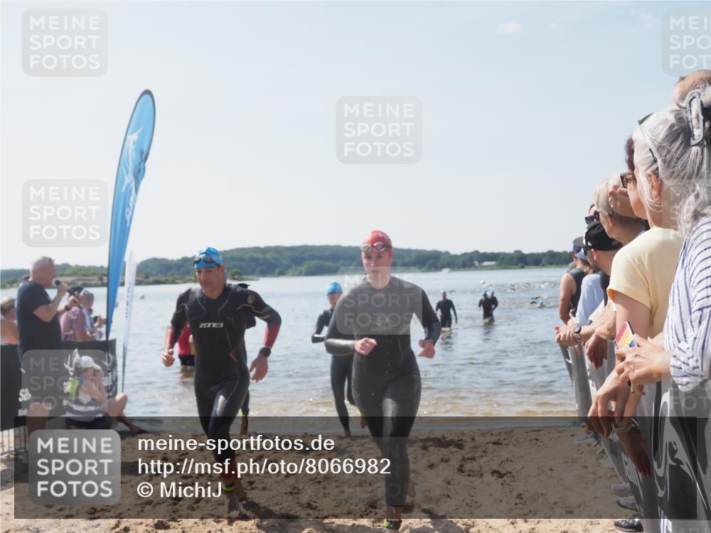 22.06.2025 - Viking Triathlon MichiJ http://msf.ph/oto/8066982 22.06.2025 10:36:12 Schwimmen 19, 101, 313, 334, 377, 407, 448, 636 meine-sportfotos.de