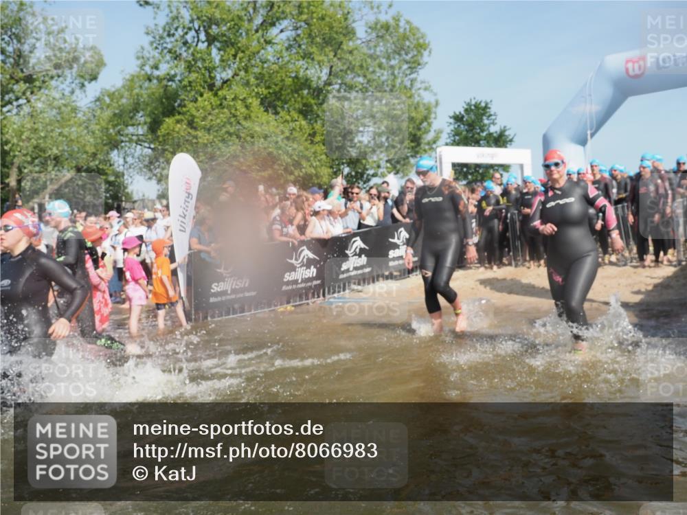 22.06.2025 - Viking Triathlon KatJ http://msf.ph/oto/8066983 22.06.2025 10:07:54 Schwimmen 31, 76, 95, 130, 292, 308, 372, 412, 452, 453, 477, 523, 647, 650 meine-sportfotos.de