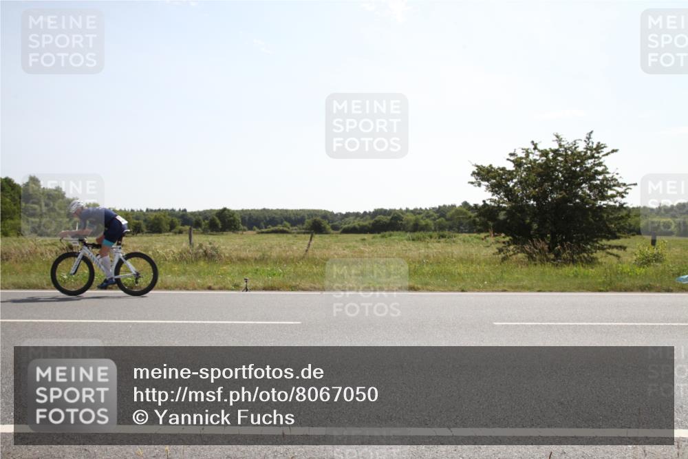 22.06.2025 - Viking Triathlon Yannick Fuchs http://msf.ph/oto/8067050 22.06.2025 11:04:39 Radfahren 397, 437 meine-sportfotos.de