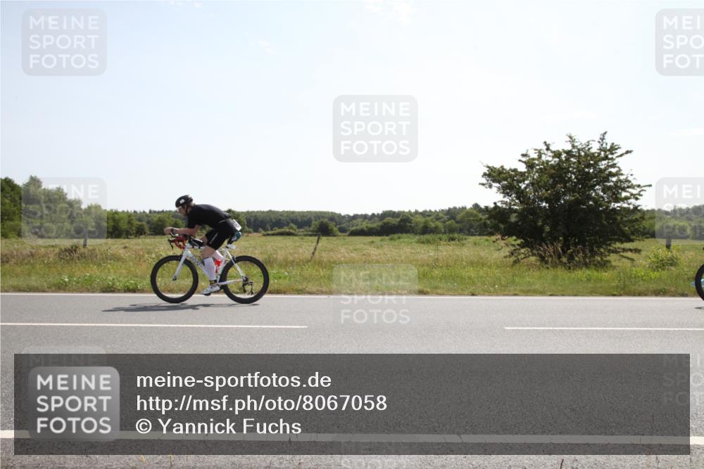 22.06.2025 - Viking Triathlon Yannick Fuchs http://msf.ph/oto/8067058 22.06.2025 11:05:01 Radfahren 156, 182, 370, 553 meine-sportfotos.de