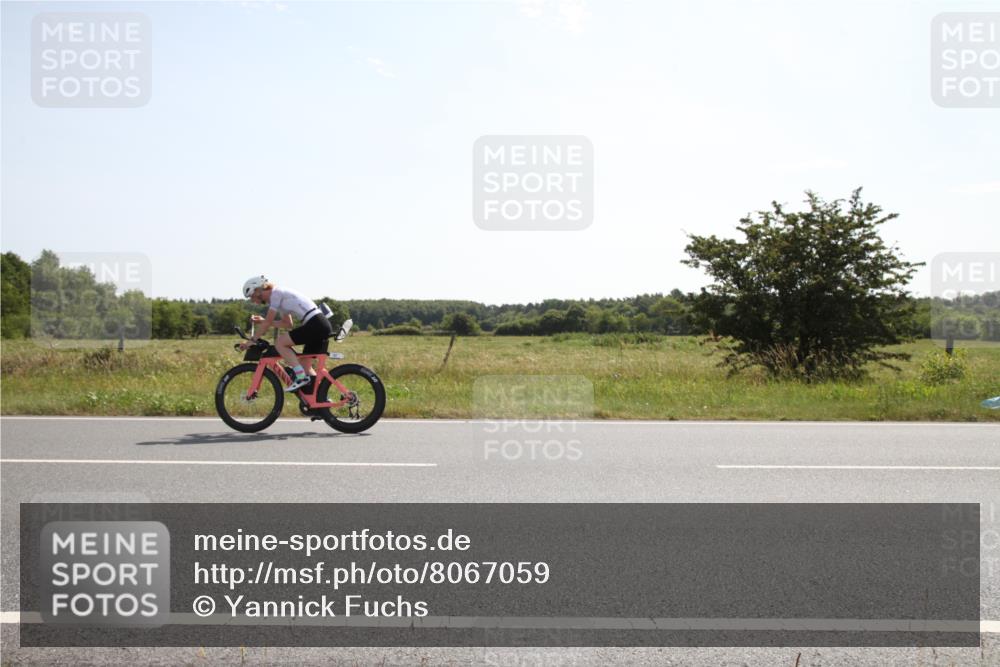22.06.2025 - Viking Triathlon Yannick Fuchs http://msf.ph/oto/8067059 22.06.2025 11:05:01 Radfahren 156, 182, 370, 553 meine-sportfotos.de