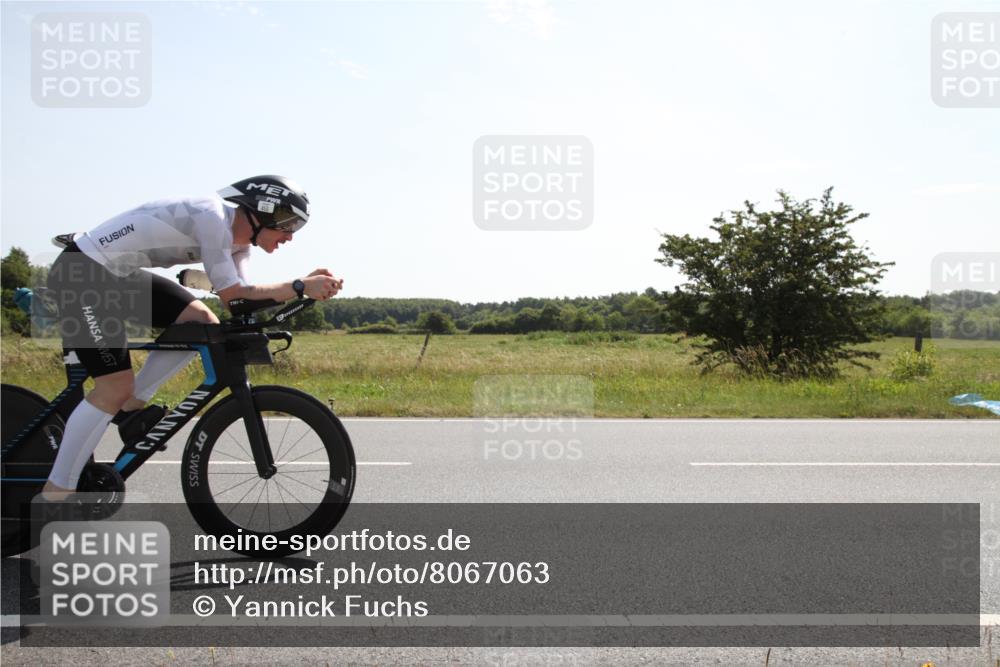 22.06.2025 - Viking Triathlon Yannick Fuchs http://msf.ph/oto/8067063 22.06.2025 11:05:27 Radfahren 79, 141, 455 meine-sportfotos.de