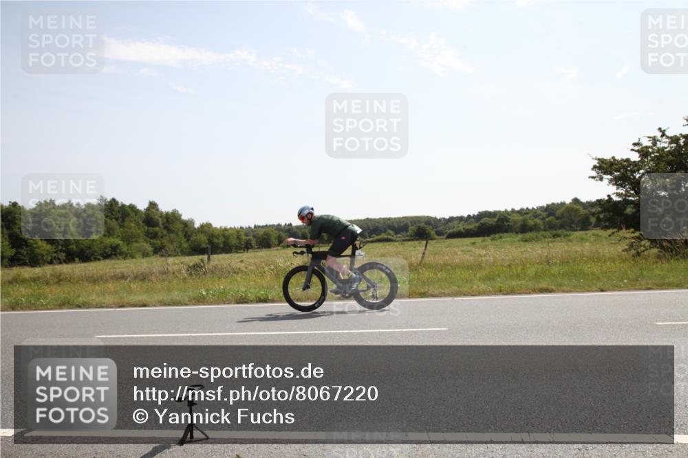 22.06.2025 - Viking Triathlon Yannick Fuchs http://msf.ph/oto/8067220 22.06.2025 11:09:13 Radfahren 15, 66, 159, 186, 272, 327, 447, 621, 627 meine-sportfotos.de