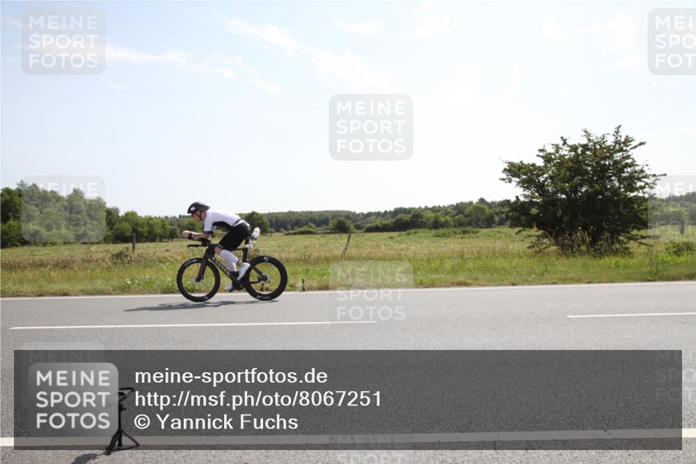 22.06.2025 - Viking Triathlon Yannick Fuchs http://msf.ph/oto/8067251 22.06.2025 11:10:37 Radfahren 142, 360 meine-sportfotos.de