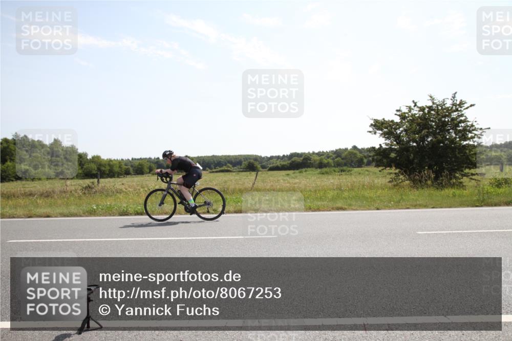 22.06.2025 - Viking Triathlon Yannick Fuchs http://msf.ph/oto/8067253 22.06.2025 11:10:46 Radfahren 240, 421 meine-sportfotos.de
