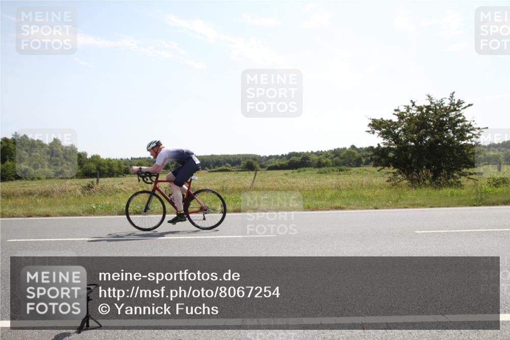 22.06.2025 - Viking Triathlon Yannick Fuchs http://msf.ph/oto/8067254 22.06.2025 11:10:48 Radfahren 240, 421 meine-sportfotos.de
