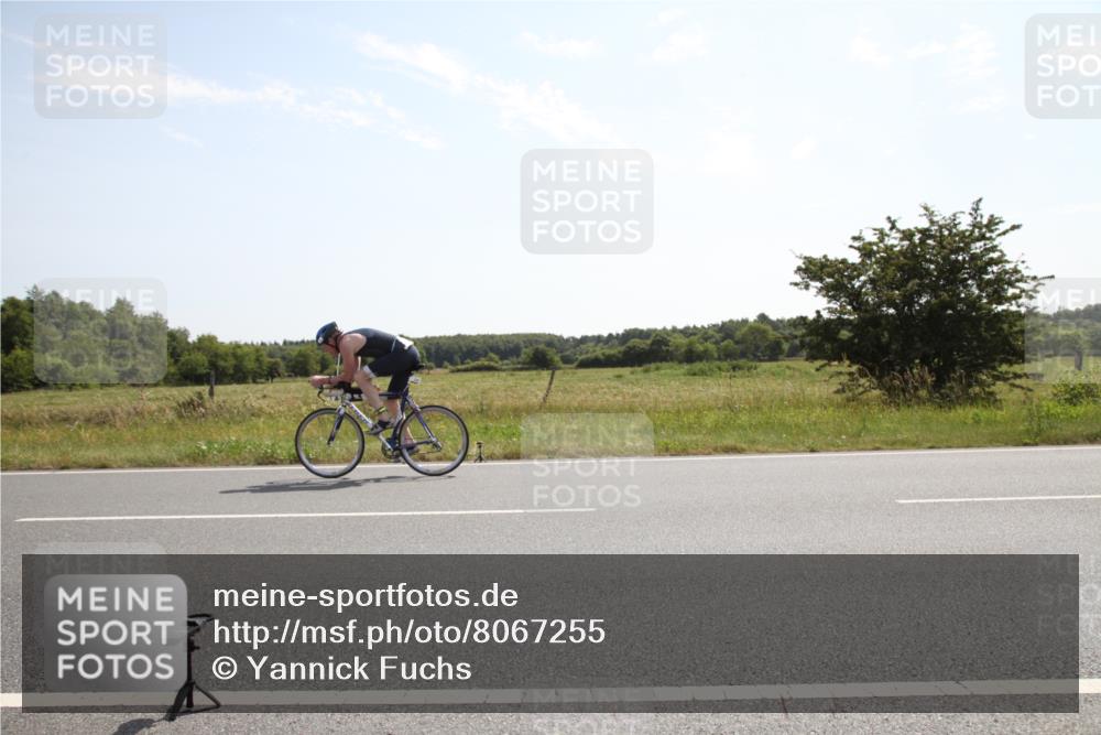 22.06.2025 - Viking Triathlon Yannick Fuchs http://msf.ph/oto/8067255 22.06.2025 11:10:54 Radfahren 329, 346 meine-sportfotos.de