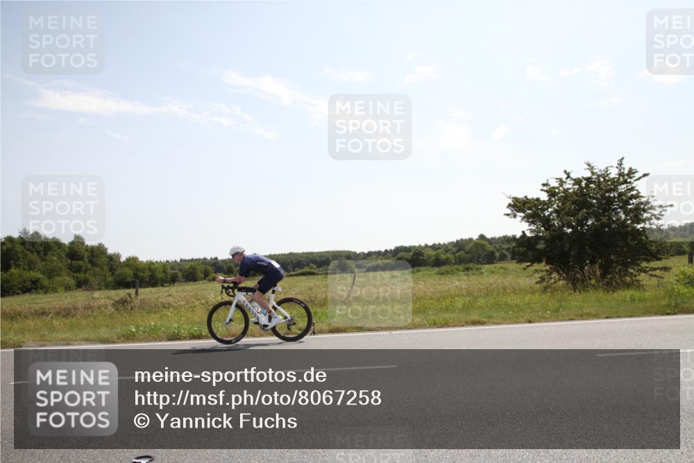 22.06.2025 - Viking Triathlon Yannick Fuchs http://msf.ph/oto/8067258 22.06.2025 11:11:10 Radfahren 14, 328 meine-sportfotos.de