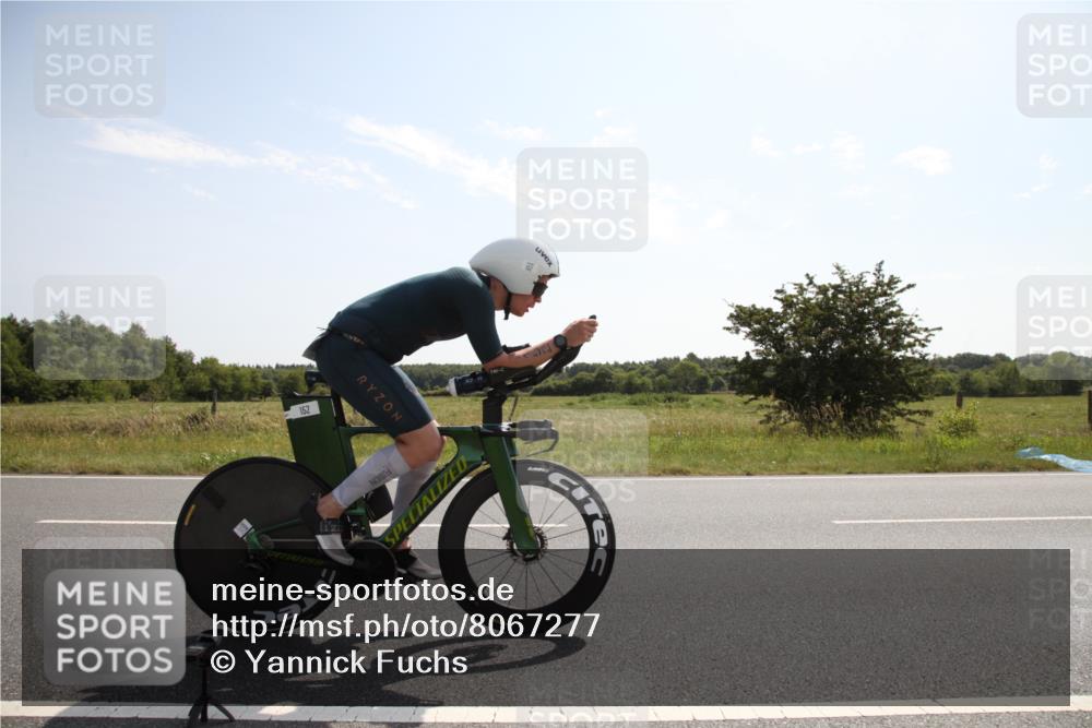 22.06.2025 - Viking Triathlon Yannick Fuchs http://msf.ph/oto/8067277 22.06.2025 11:11:47 Radfahren 11, 33, 152, 604 meine-sportfotos.de