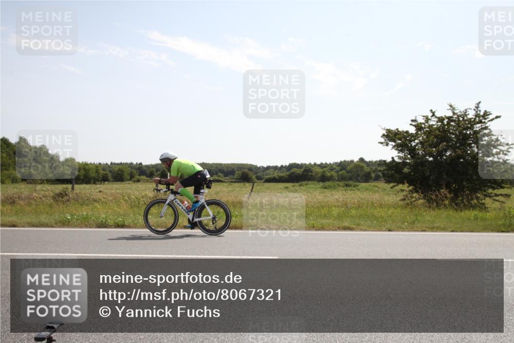 22.06.2025 - Viking Triathlon Yannick Fuchs http://msf.ph/oto/8067321 22.06.2025 11:14:37 Radfahren 60, 71, 263 meine-sportfotos.de
