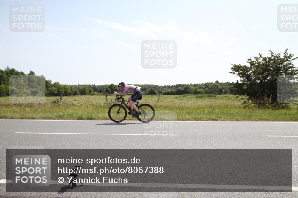 22.06.2025 - Viking Triathlon Yannick Fuchs http://msf.ph/oto/8067388 22.06.2025 11:17:06 Radfahren 24, 202, 308, 491, 551 meine-sportfotos.de