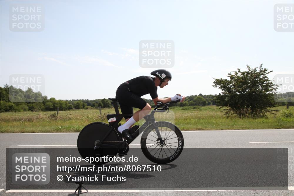 22.06.2025 - Viking Triathlon Yannick Fuchs http://msf.ph/oto/8067510 22.06.2025 11:20:34 Radfahren 631, 654 meine-sportfotos.de
