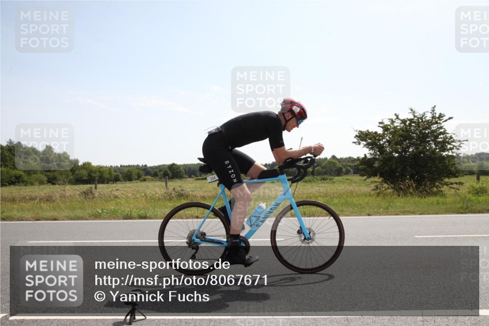 22.06.2025 - Viking Triathlon Yannick Fuchs http://msf.ph/oto/8067671 22.06.2025 11:21:59 Radfahren 80, 304 meine-sportfotos.de