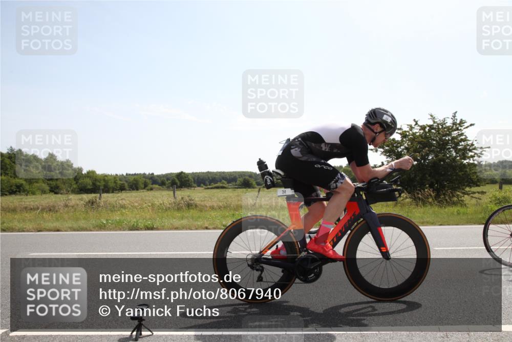 22.06.2025 - Viking Triathlon Yannick Fuchs http://msf.ph/oto/8067940 22.06.2025 11:23:39 Radfahren 34, 177, 334, 365, 385, 398, 470, 484, 632, 642 meine-sportfotos.de