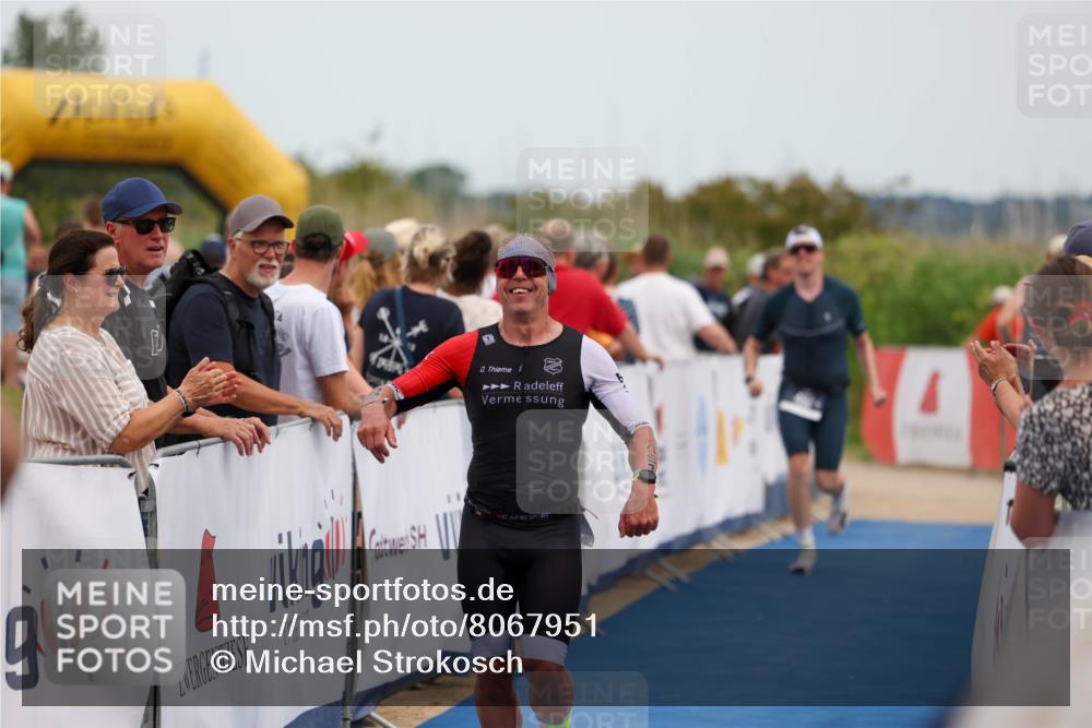22.06.2025 - Viking Triathlon Michael Strokosch http://msf.ph/oto/8067951 22.06.2025 15:05:46 Ziel 491, 492 meine-sportfotos.de