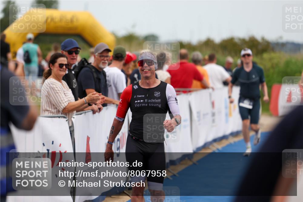 22.06.2025 - Viking Triathlon Michael Strokosch http://msf.ph/oto/8067958 22.06.2025 15:05:46 Ziel 491, 492 meine-sportfotos.de