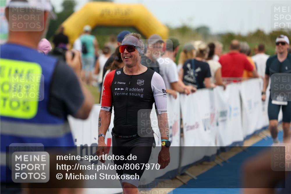 22.06.2025 - Viking Triathlon Michael Strokosch http://msf.ph/oto/8067970 22.06.2025 15:05:48 Ziel 491, 492 meine-sportfotos.de