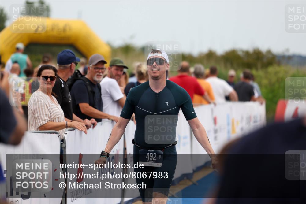 22.06.2025 - Viking Triathlon Michael Strokosch http://msf.ph/oto/8067983 22.06.2025 15:05:50 Ziel 491, 492 meine-sportfotos.de