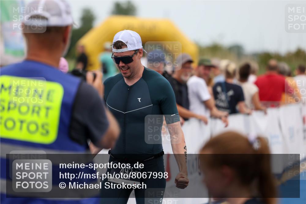 22.06.2025 - Viking Triathlon Michael Strokosch http://msf.ph/oto/8067998 22.06.2025 15:05:51 Ziel 491, 492 meine-sportfotos.de