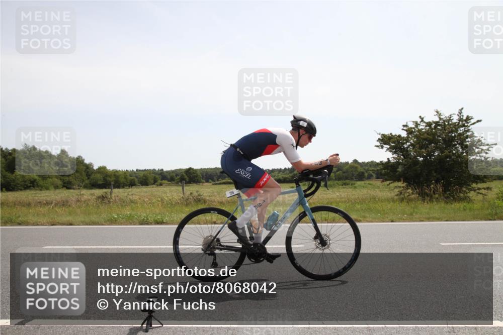 22.06.2025 - Viking Triathlon Yannick Fuchs http://msf.ph/oto/8068042 22.06.2025 11:59:35 Radfahren 2, 55, 196, 346, 661 meine-sportfotos.de