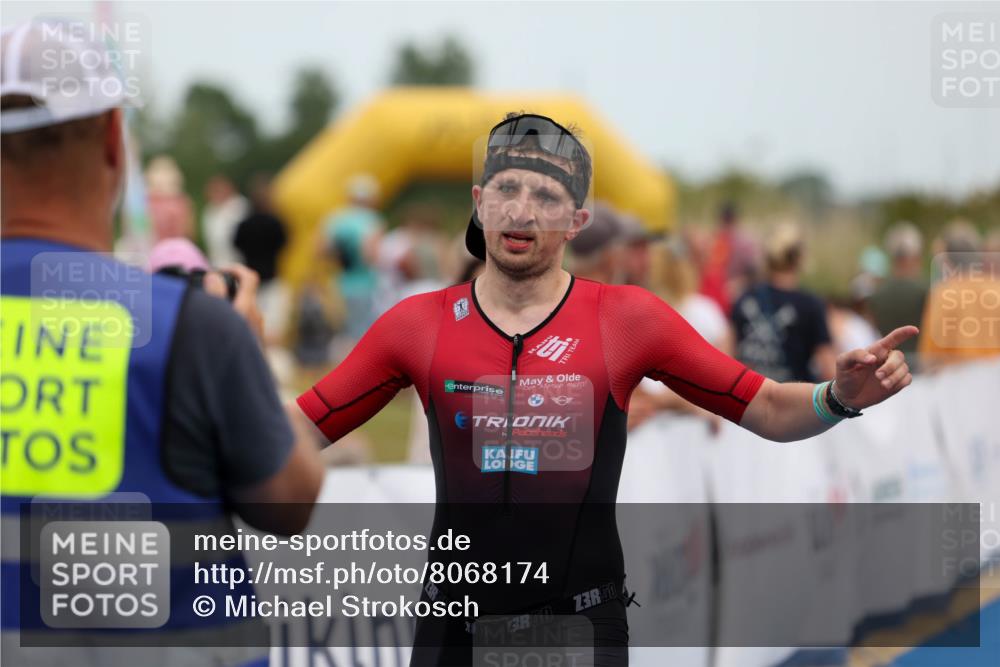 22.06.2025 - Viking Triathlon Michael Strokosch http://msf.ph/oto/8068174 22.06.2025 15:07:02 Ziel 117, 429 meine-sportfotos.de