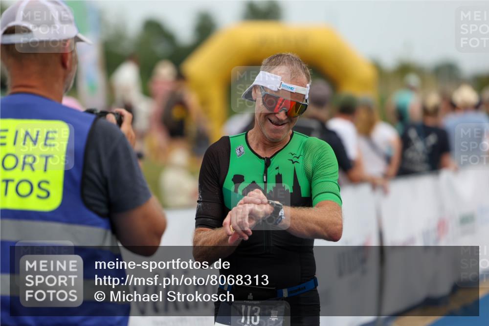 22.06.2025 - Viking Triathlon Michael Strokosch http://msf.ph/oto/8068313 22.06.2025 15:07:41 Ziel 28, 113 meine-sportfotos.de