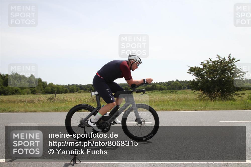 22.06.2025 - Viking Triathlon Yannick Fuchs http://msf.ph/oto/8068315 22.06.2025 12:02:21 Radfahren 53, 178, 443, 654 meine-sportfotos.de