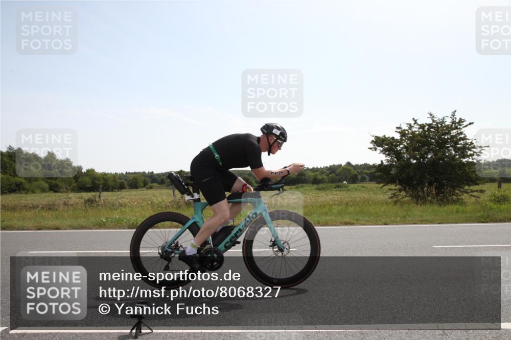 22.06.2025 - Viking Triathlon Yannick Fuchs http://msf.ph/oto/8068327 22.06.2025 11:26:04 Radfahren 117, 325, 451 meine-sportfotos.de