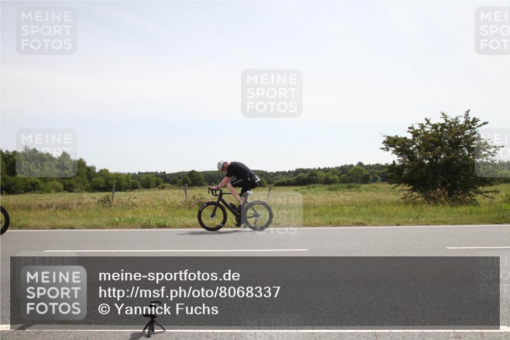 22.06.2025 - Viking Triathlon Yannick Fuchs http://msf.ph/oto/8068337 22.06.2025 12:02:28 Radfahren 51, 90, 198, 384, 388, 401, 423, 526, 534, 642 meine-sportfotos.de