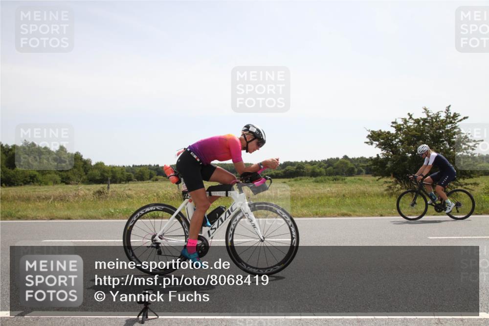 22.06.2025 - Viking Triathlon Yannick Fuchs http://msf.ph/oto/8068419 22.06.2025 12:02:42 Radfahren 18, 40, 209, 317, 350, 374, 395, 506, 536, 546, 630 meine-sportfotos.de