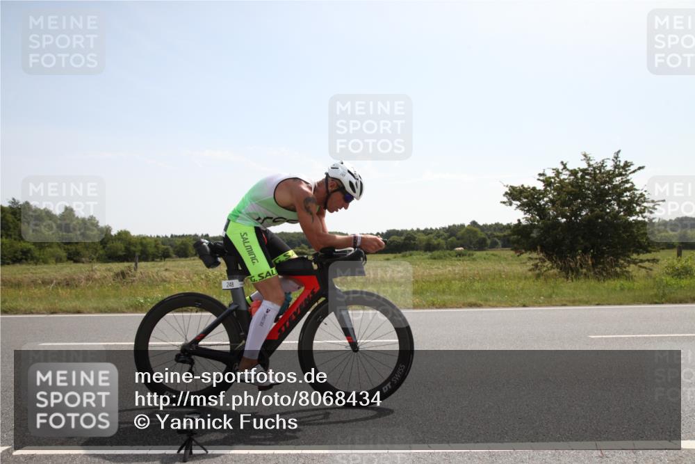 22.06.2025 - Viking Triathlon Yannick Fuchs http://msf.ph/oto/8068434 22.06.2025 11:26:59 Radfahren 145, 248 meine-sportfotos.de