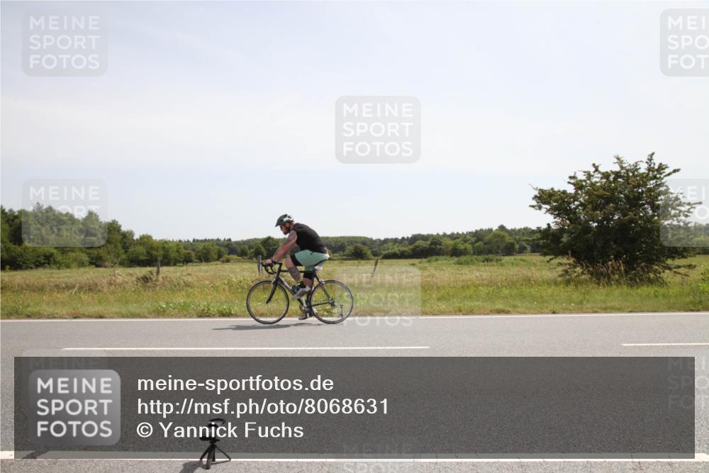 22.06.2025 - Viking Triathlon Yannick Fuchs http://msf.ph/oto/8068631 22.06.2025 12:03:47 Radfahren 60, 264, 629 meine-sportfotos.de