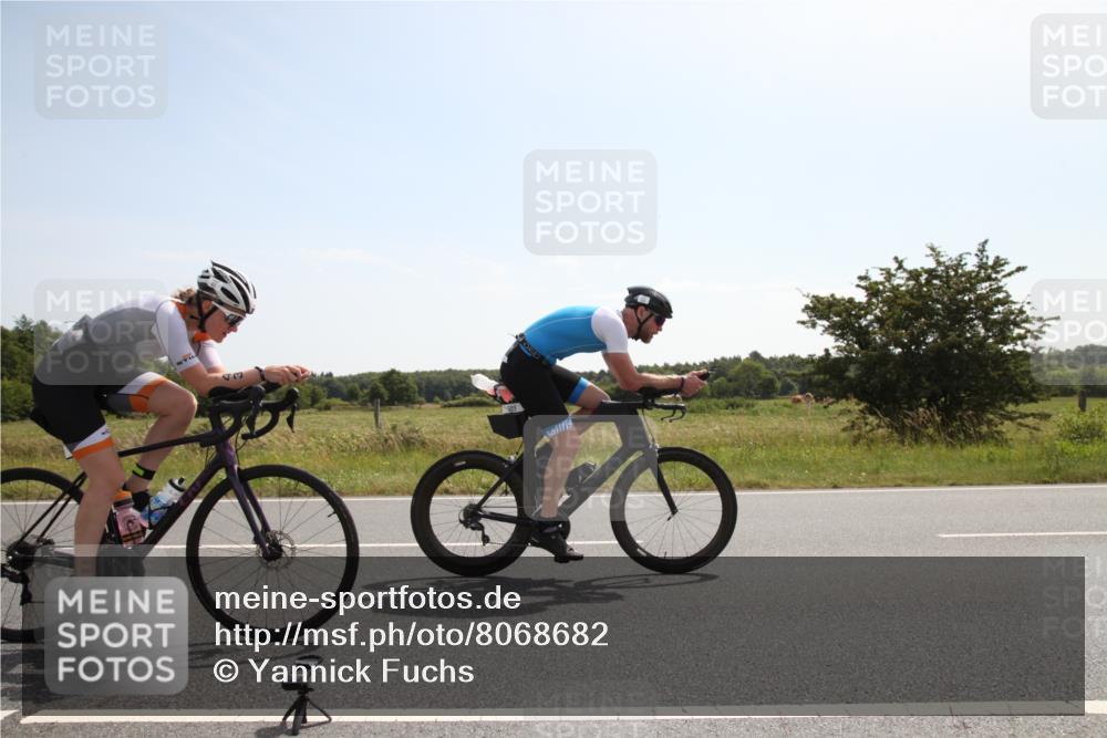 22.06.2025 - Viking Triathlon Yannick Fuchs http://msf.ph/oto/8068682 22.06.2025 11:29:24 Radfahren 43, 305, 389 meine-sportfotos.de
