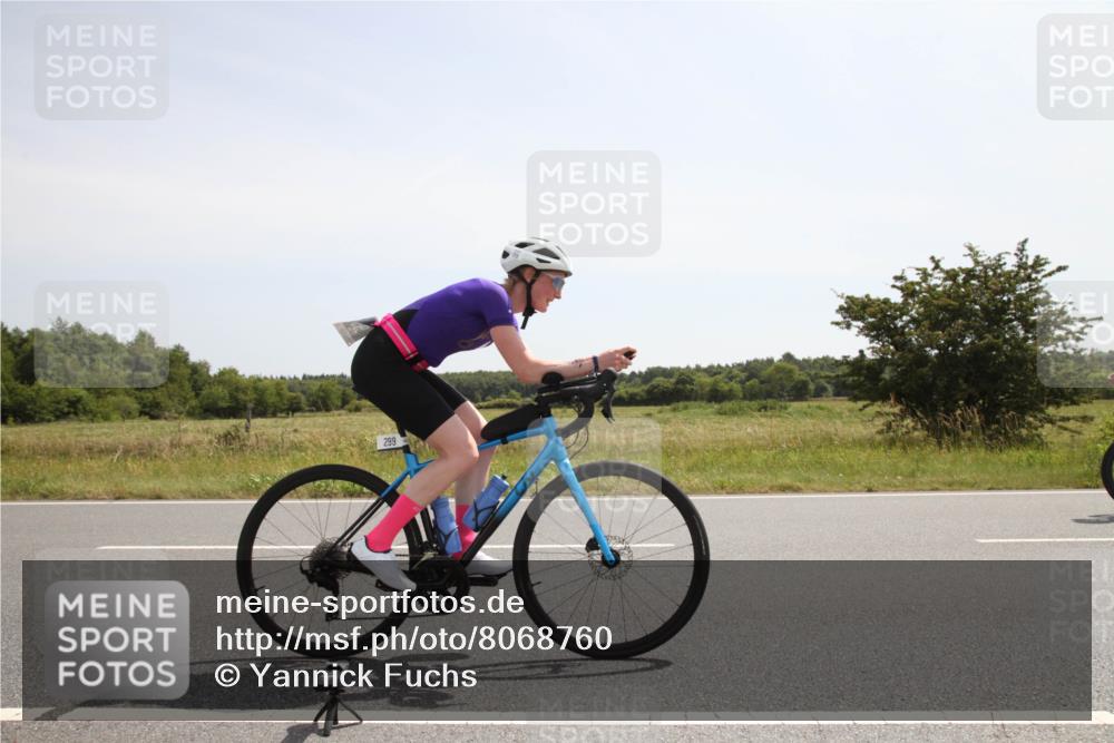 22.06.2025 - Viking Triathlon Yannick Fuchs http://msf.ph/oto/8068760 22.06.2025 12:04:51 Radfahren 9, 26, 80, 101, 272, 299, 362, 385, 496 meine-sportfotos.de