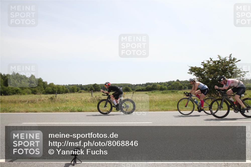 22.06.2025 - Viking Triathlon Yannick Fuchs http://msf.ph/oto/8068846 22.06.2025 12:05:20 Radfahren 37, 50, 197, 202, 205, 286, 364, 550 meine-sportfotos.de
