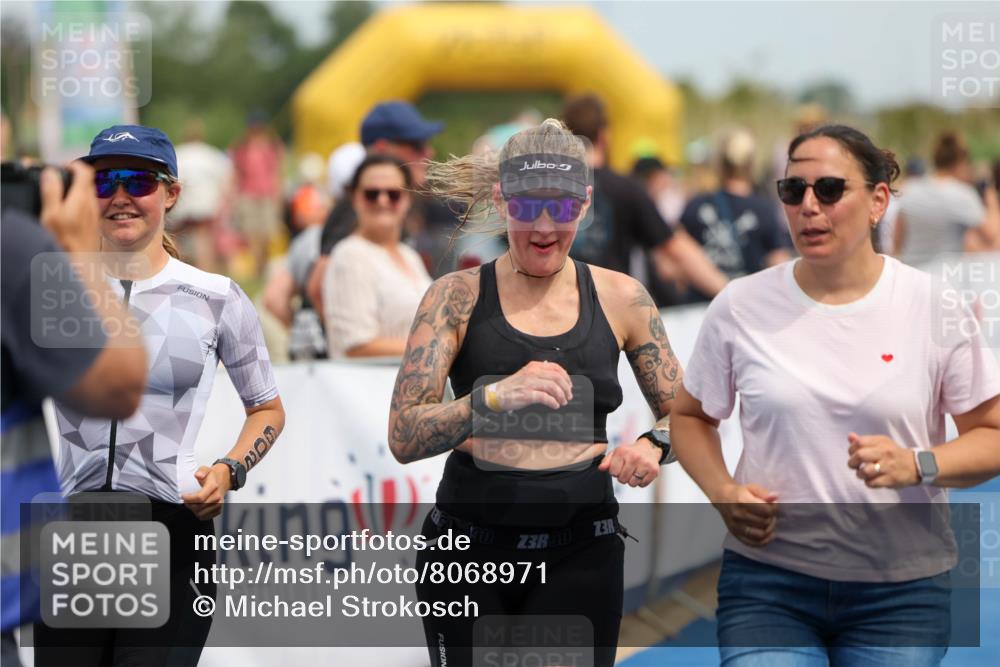22.06.2025 - Viking Triathlon Michael Strokosch http://msf.ph/oto/8068971 22.06.2025 15:13:44 Ziel 95, 602 meine-sportfotos.de