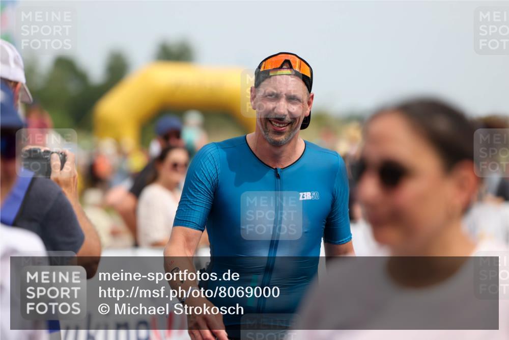 22.06.2025 - Viking Triathlon Michael Strokosch http://msf.ph/oto/8069000 22.06.2025 15:13:50 Ziel 95 meine-sportfotos.de