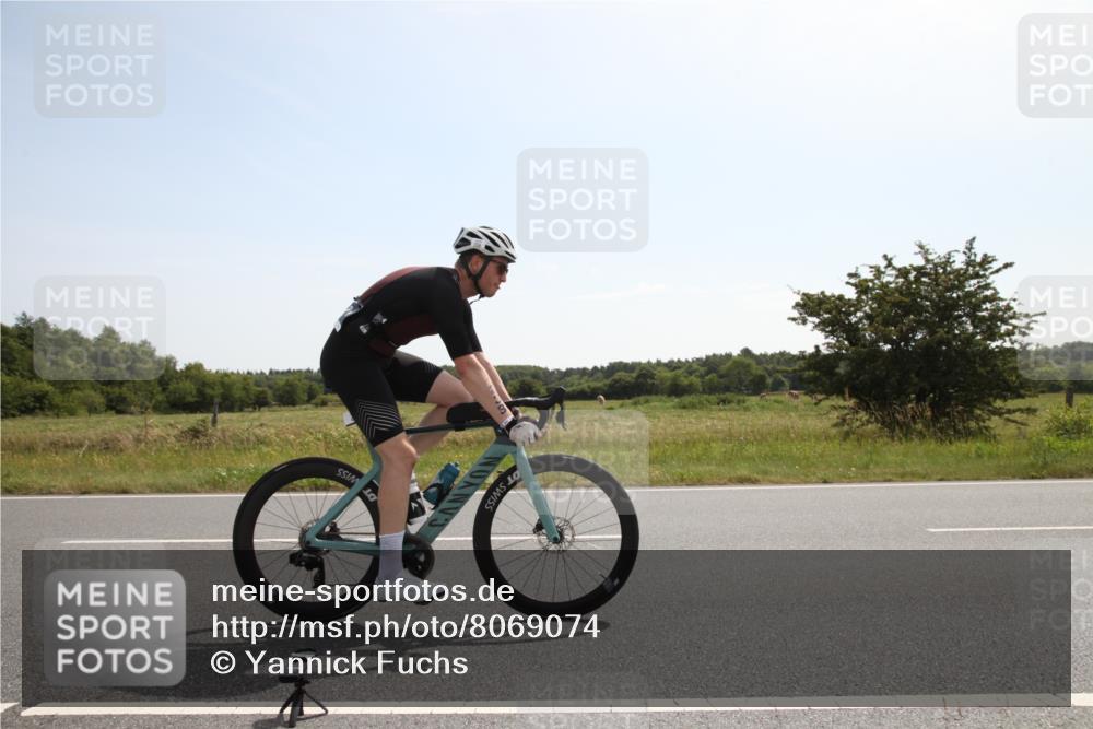 22.06.2025 - Viking Triathlon Yannick Fuchs http://msf.ph/oto/8069074 22.06.2025 11:32:19 Radfahren 220, 238, 450 meine-sportfotos.de